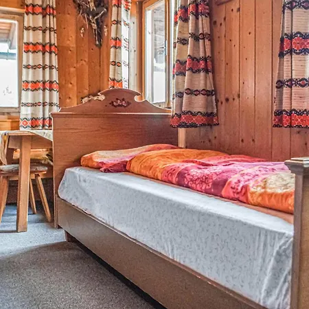 Pet Friendly In With Kitchen *